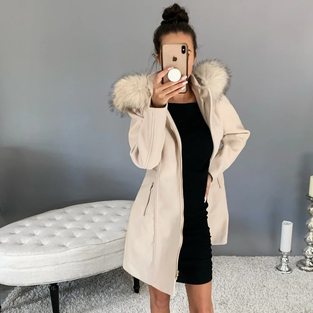 NWOT WINTER in Beige - Picture 3 of 5